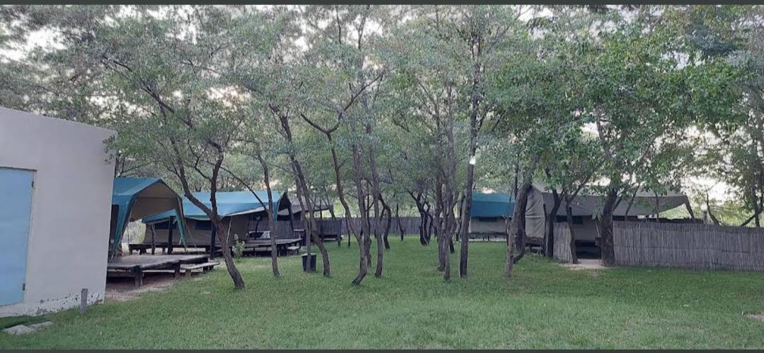 Camp Hogo Kavango Rundu Kültér fotó